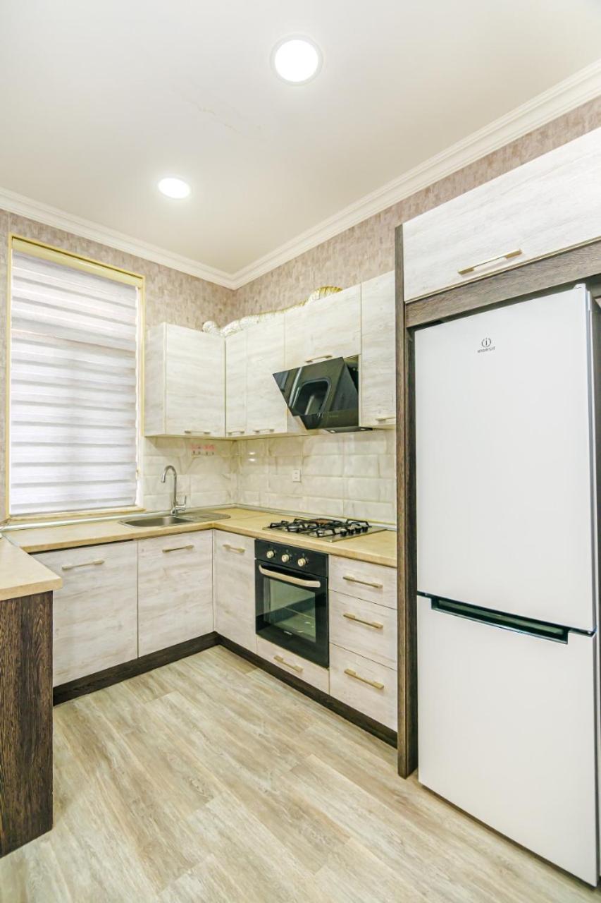M Estate 1 Room Targovu Баку Экстерьер фото