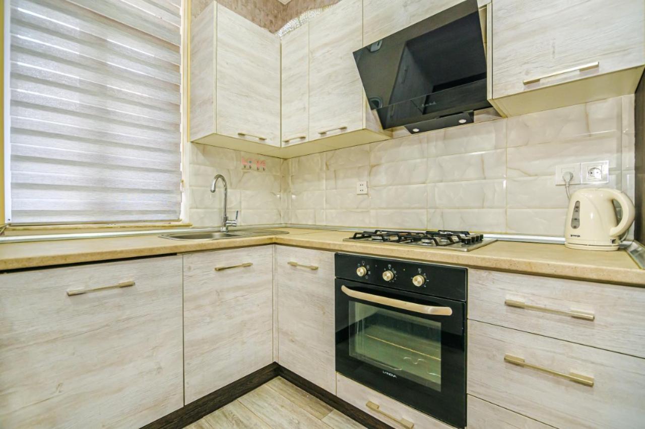 M Estate 1 Room Targovu Баку Экстерьер фото
