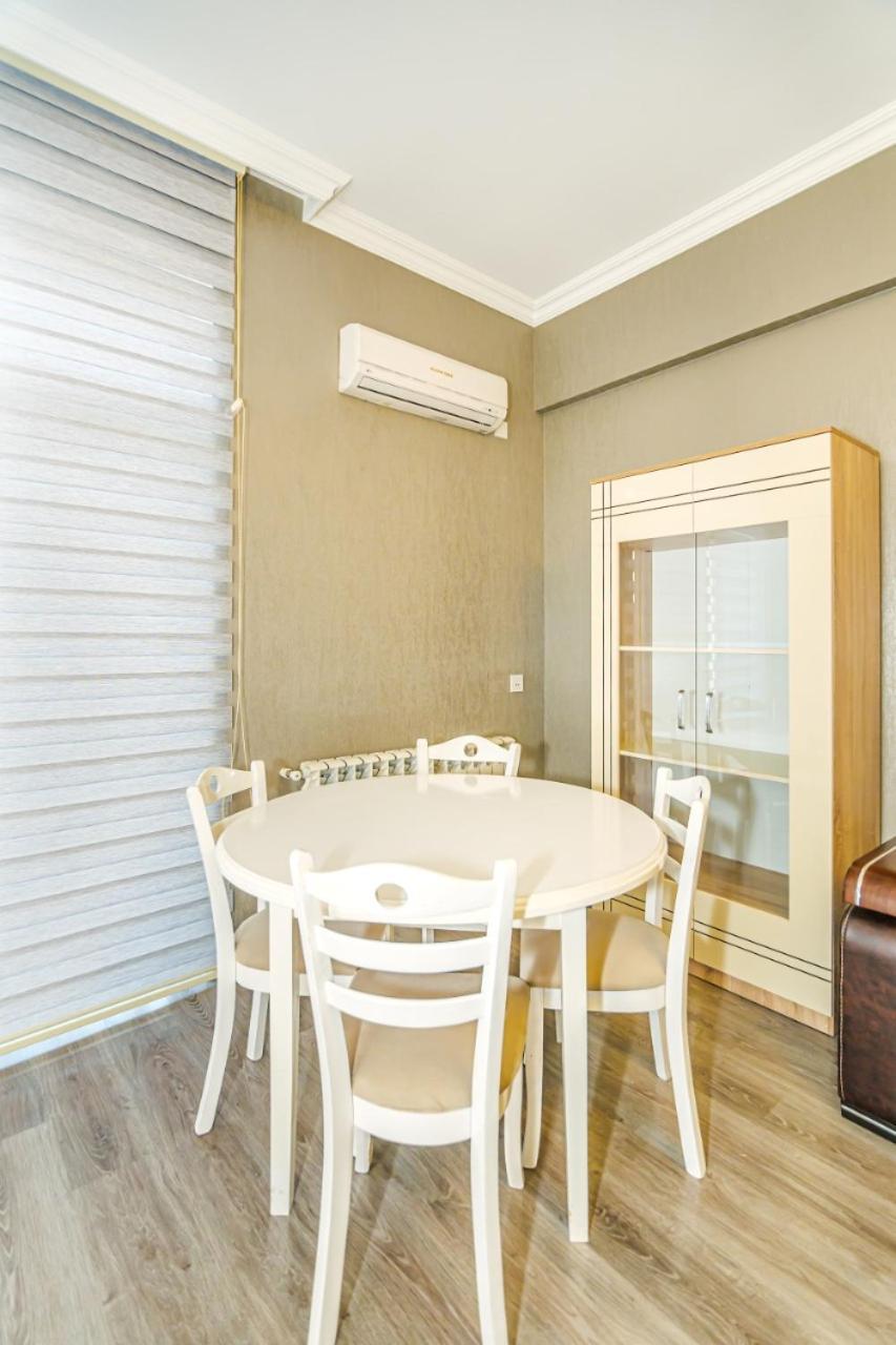 M Estate 1 Room Targovu Баку Экстерьер фото